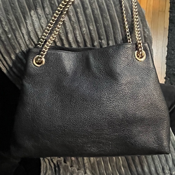 This is an authentic Gucci pebbled calf skin medium Soho shoulder bag - Picture 2 of 4